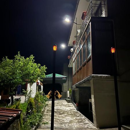 Къща За Гости "Домът На Краси" Yagodina Buitenkant foto
