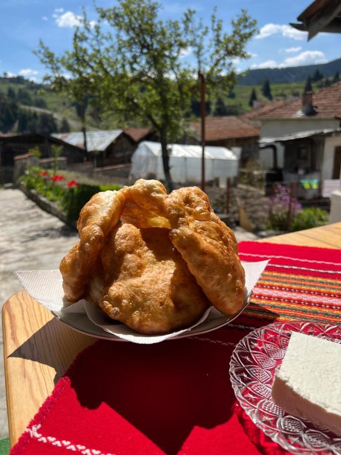 Къща За Гости "Домът На Краси" Yagodina Buitenkant foto