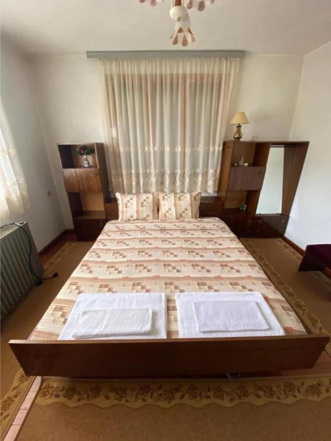 Къща За Гости "Домът На Краси" Yagodina Buitenkant foto